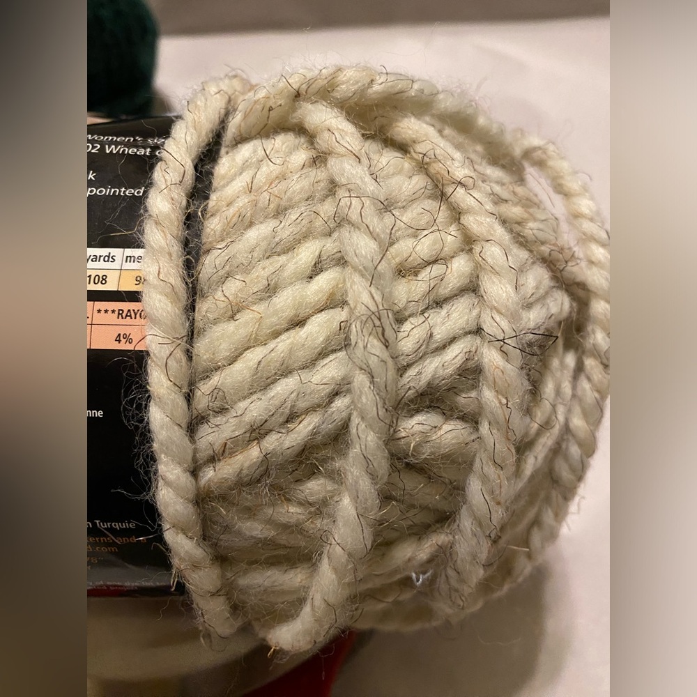 Lion Brand Wool-Ease Thick & Quick Yarn - Cream - Picture 2 of 4